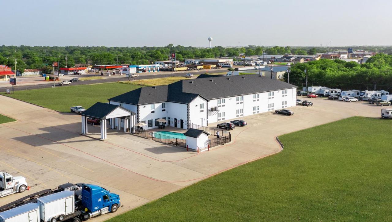 Atria Hotel And Rv Mcgregor Exterior foto