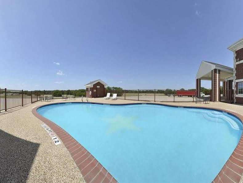 Atria Hotel And Rv Mcgregor Exterior foto
